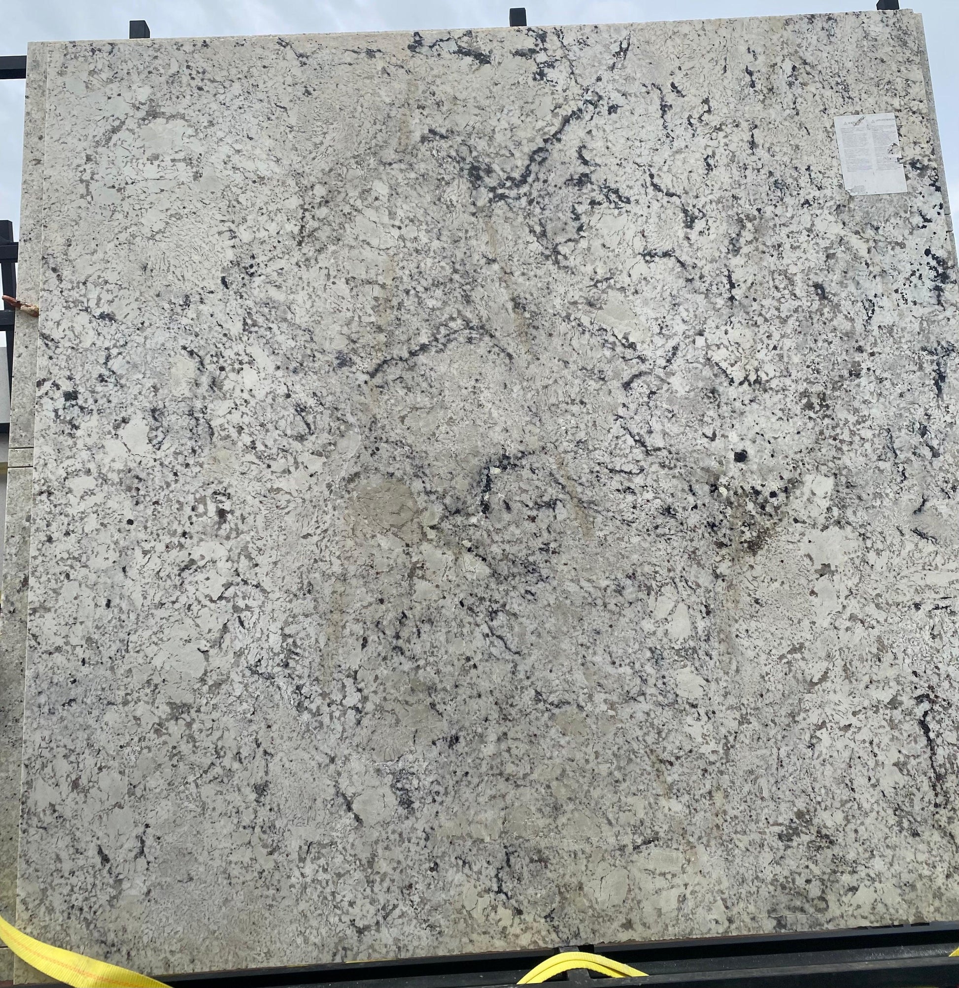 2cm, beige, Coffee, cream, Flecks, Glossy, Granite, Outlet Material, Pecks, Rare Find, Remnant, remnants, Single, thickness-2cm 