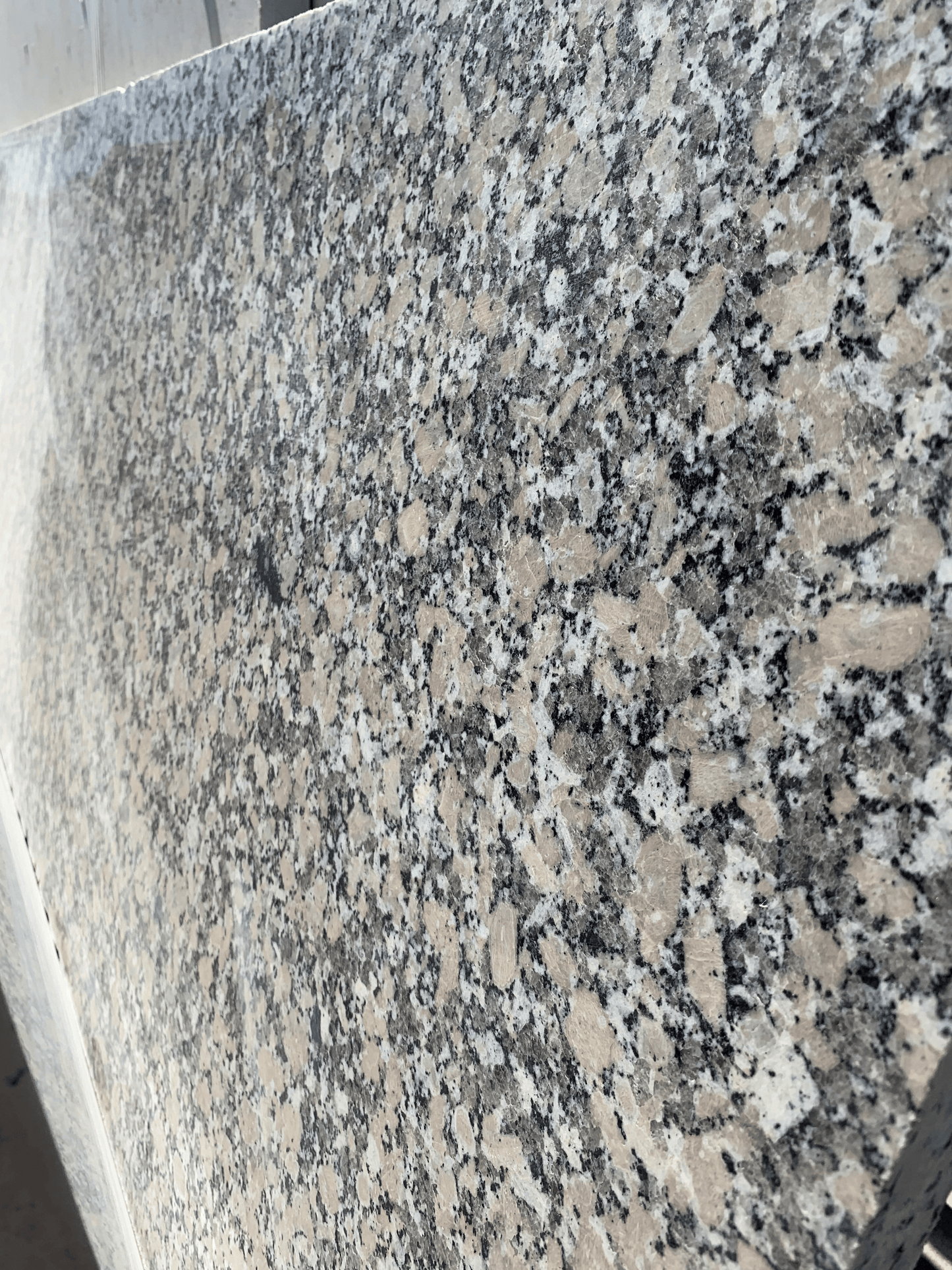 3cm, Flecks, Granite, gray, Remnant Granite Remnant