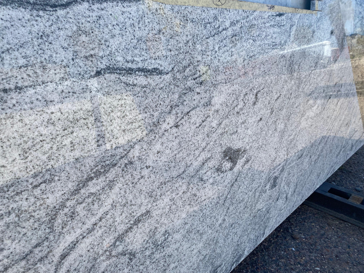 2cm, Granite, gray, Grey, Light Veins, Outlet Material, Rare Find, thickness-2cm, Veins Granite Remnant